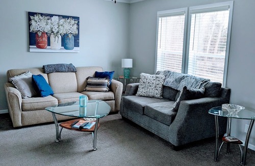 Fennville House | Country Cottage on the Lakeshore-Few Minutes from Beach