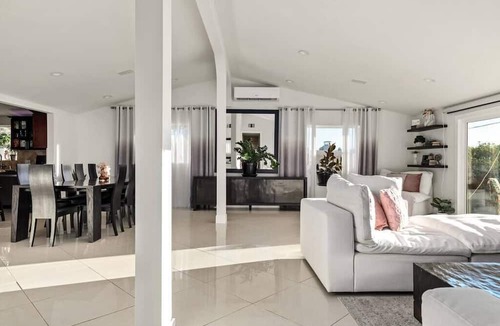 Woodland Hills House | Spacious Luxury 4 bdr, Pool, Hot Tub, Sauna, Patio