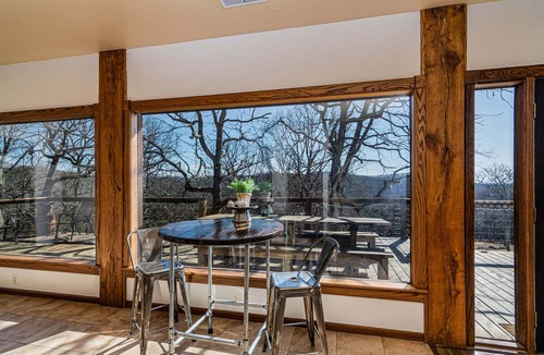 Ridgedale House | Unwind at Ozark Outdoor! Nestled in Nature-Pvt Firepit & Hot Tub-Near Big Cedar Cozy