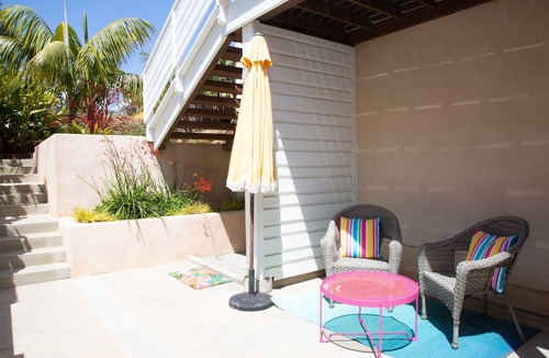 Encinitas Apartment | Walkable Hang Ten Hut in heart of Encinitas