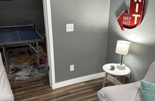 Guttenberg House | The Riverside Retreat! cozy, newly remodeled home