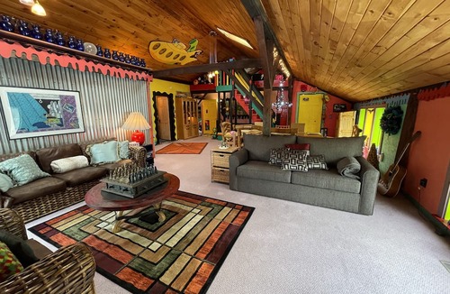 Ellicottville House | Rental House located TWO minutes walking distance to Ellicottville town!