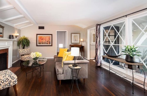 Sherman Oaks House | PICTURE PERFECT minutes to UNIVERSAL STUDIOS & HOLLYWOOD: Rated 10/10!