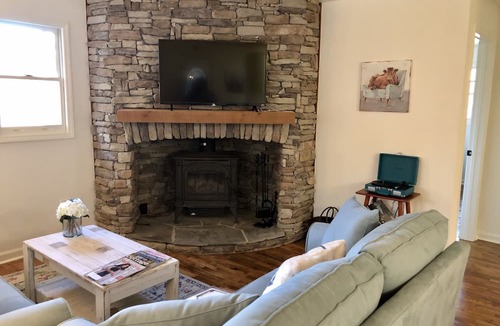Dahlonega Cottage | Charming Farmhouse on Beautiful Horse Farm