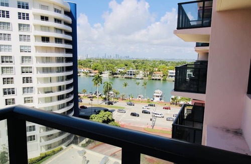 Mid Beach Condo | Alexander 1211 with Beach Access, 2 pools, sauna
