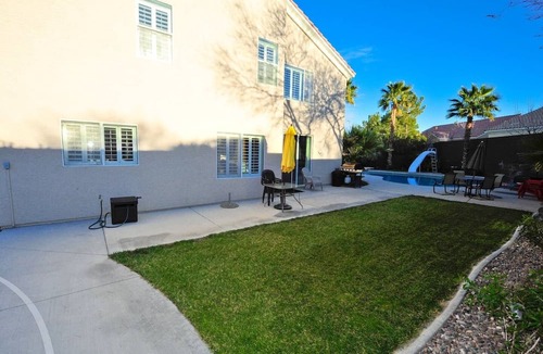 Las Vegas House | Swimming pool, hot tub, basketball court, putting green, family friendly