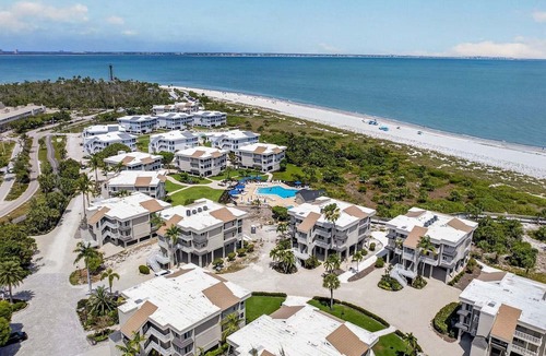 Sanibel Condo | Luxury Two Bedroom Direct Beach Front Condo - Shell Island Beach Club 5A