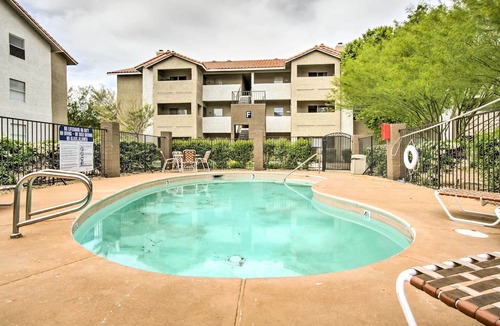 Las Vegas Condo | Pet-Friendly Las Vegas Condo: 1 Mi to the Strip!