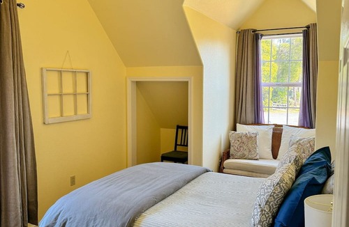Fort Bragg House | Charming craftsman home on 1.1 acres close to town and beautiful beaches
