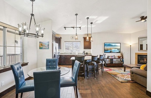 Bear Hollow Village Apartment | Top Floor Condo! 3BD/2BA Park city ski condo - Sleeps 7