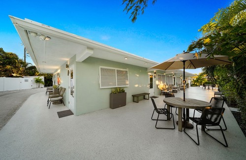 Winslow Reserve Apartment | Spotless Coastal Efficiency in Cocoa Beach! - Unit B