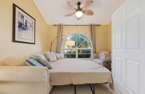 Fort Myers House | Amazing Home for the family, Pet-Friendly, Kayaks! Book Today! Villa Delightful-Roelens Vacations