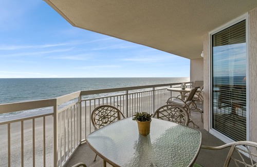 Crescent Beach Condo | End of summer special! Super discounted rates for August and September!