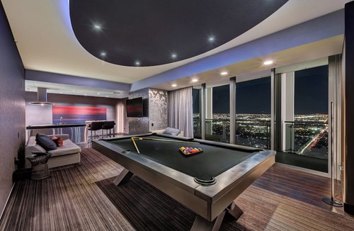 Las Vegas Condo | 2 Bedrooms- Stunning Strip View- Pool Table- Retro Arcade-3 King Beds-38th Floor