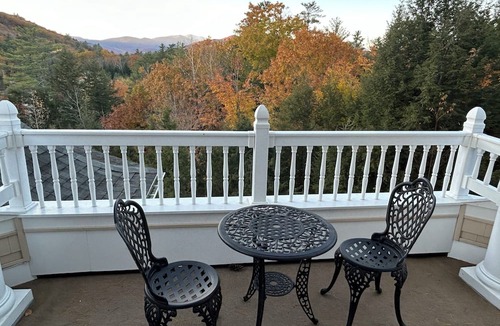 Jackson House | Elegant Vacation Home in picturesque Jackson NH perfect for reunions, gatherings