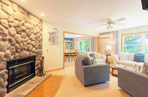 Fennville House | Glennwood Cottage! Coastal woodsy charm with association beach access