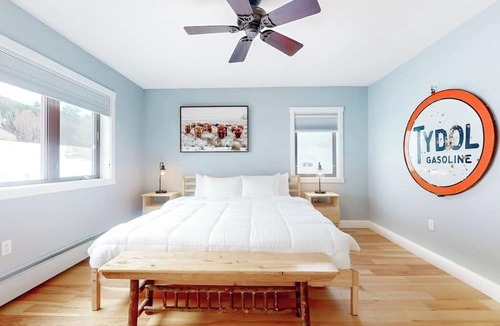 Brownsville Condo | Ski-in/out condo with prime location for skiing & hiking