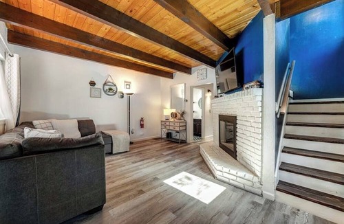 Arrowbear Lake House | Dog-friendly retreat with fast WiFi, washer/dryer & wood-burning fireplace
