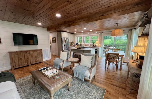 Fort Payne House | Creekside Cottage 3BR close to Little River Canyon