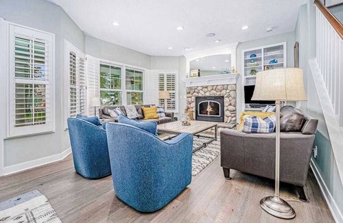 Glenn Haven Shores House | Lakeview home with beach access, private pickleball court, firepits & fireplace