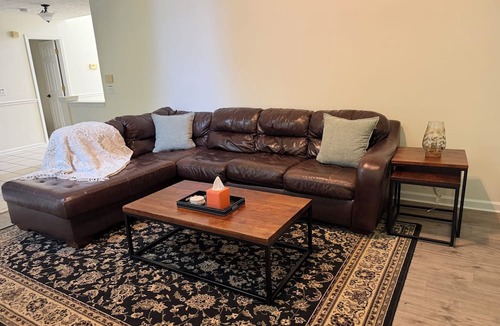 Suwanee House | Modern Mediterranean haven, 1 King 2 Queens in Suwanee-Duluth Gas South District