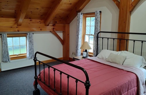Salisbury House | Songadeewin Suite @ Waterhouses 3 bedroom,kitchen, bath, dining-family room