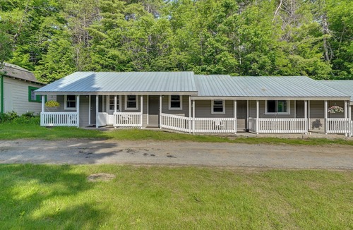 Schroon Lake Apartment | Walk to Schroon Lake! Studio w/Shared Fire Pit