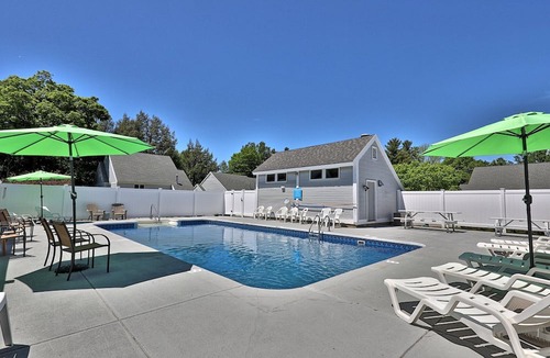 Killington Apartment | Skiers Suite Annex: Renovated Studio on the Bus Route. Discounted Ski Rentals.