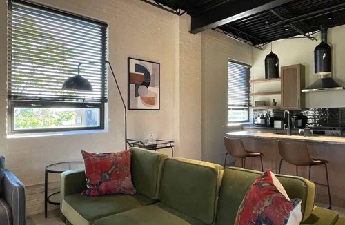 Benton Harbor Apartment | Classic Pied a Terre