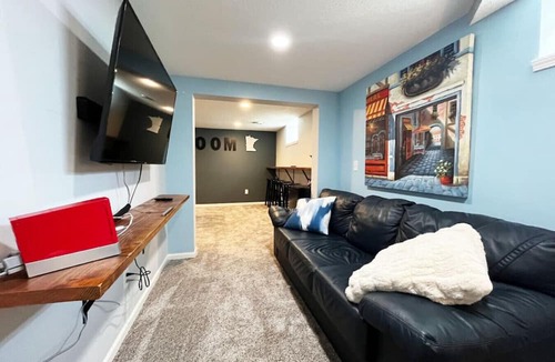 Richfield House | Charming Mpls Escape - Sleeps 14