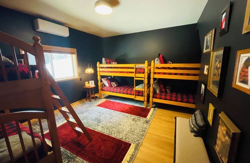 Arnold Ski Chalet | Mountain chalet - Sleeps 14 - 30 mins to Bear Valley - Renovated