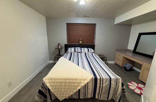 Pleasant Grove Apartment | Chic 1-bedroom apartment in fabulous Pleasant Grove