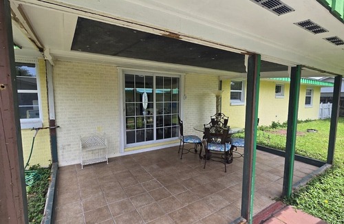 Long Beach House | Azalea Beach Retreat- Your Coastal home away from home. Beach is within blocks!