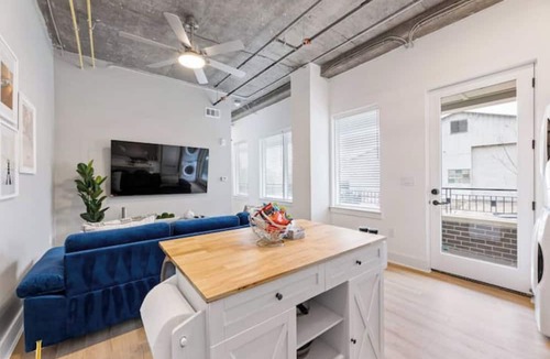 Virginia Highland Condo | Cozy 1-bedroom condo, fitness room in brilliant Atlanta-Ponce City Market Area