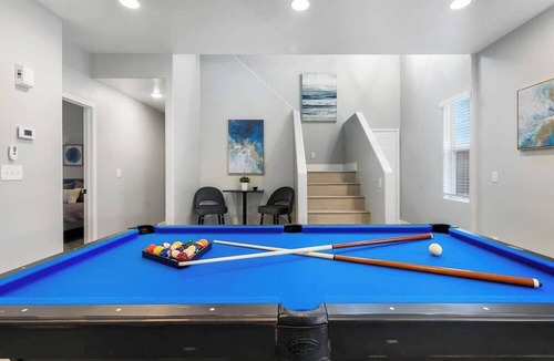 Rhodes Ranch House | 5BR Home w/Hot Tub & Pool Table | Modern Luxury