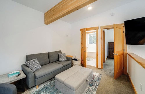 Leavenworth House | Hot Tub & Stunning Mtn Views! Lake Wenatchee Home