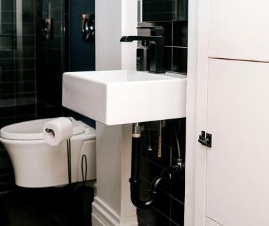Old Town Triangle House | 4 BR Theater Room Gym Walk to Lincoln Park!