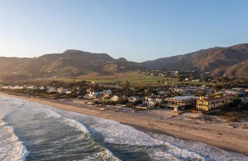 Western Malibu Resort | Malibu Dunes by Fieldtrip Expansive Hamptons-Style Estate w Private Beach Backyard