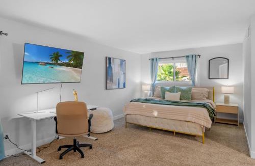 Rancho Penasquitos House | Entire Private House with Hot Tub, King Bed, Garage, Grand View, 3 Bedrooms 3 Bathrooms, Available Now
