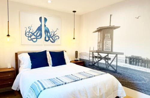 West Newport House | Luxury Ocean-View Rooftop | Steps to Beach | A/C