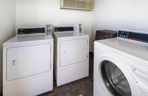 Rubidoux Hotel | Motel 6 Jurupa Valley CA Riverside West