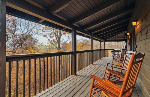 Sevierville House | Gorgeous Smoky Mtn VIEWS! HOT TUB Amazing RATES!