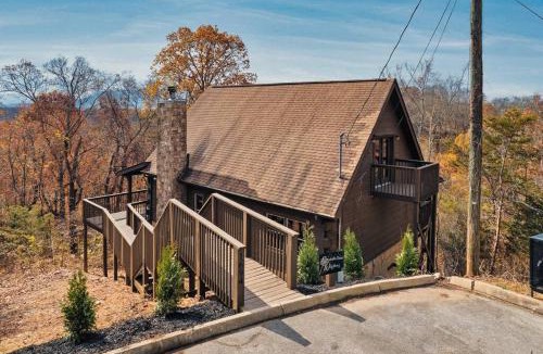 Sevierville House | Gorgeous Smoky Mtn VIEWS! HOT TUB Amazing RATES!