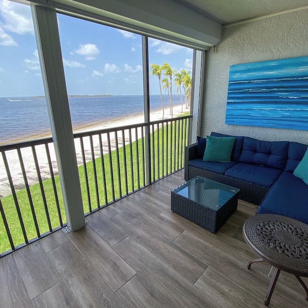Sanibel Harbour Resort Bay View Tower 135: Overlooking the private beach with stunning sunsets.