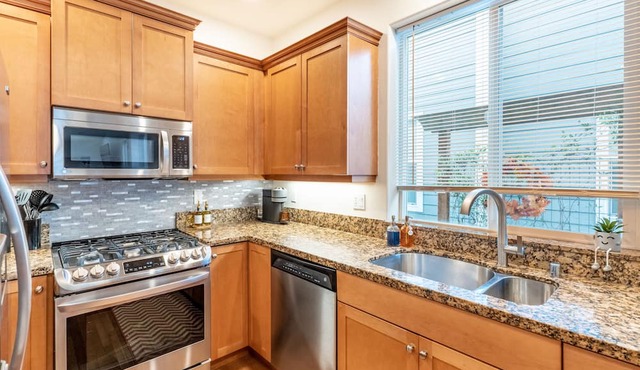 Luxury Home Reading & Game Room Outdoor Dining in Bellingham