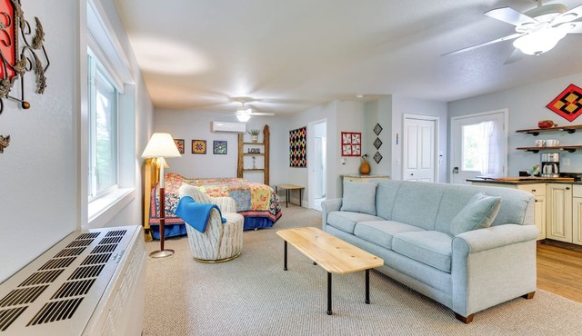 Charming Studio Cottage in Brasstown: Secluded Gem in Brasstown