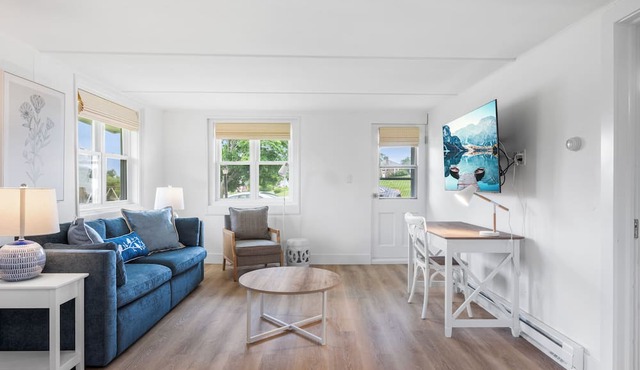 Marina Bay Cottages in Waterford