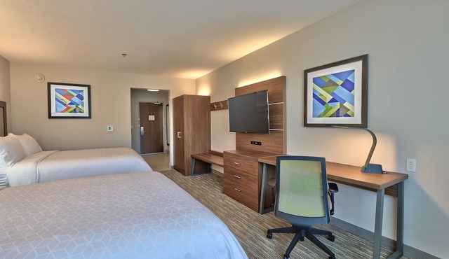 Holiday Inn Express & Suites Albuquerque East by IHG