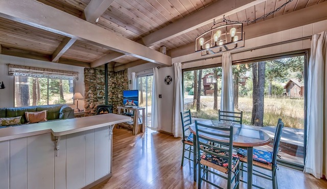 1625a Atroari 3 Bedroom Chalet by RedAwning in South Lake Tahoe