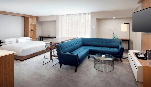 Delta Hotels by Marriott Seattle Everett